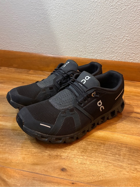 On Running Shoes - On Cloud 5 Women’s Athletic Running Sneaker Shoes, all back- size 9